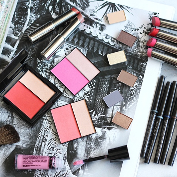 $200 retail Makeup mystery box! Quality products - Picture 3 of 3